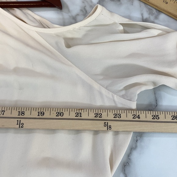 Cache Jumpsuit Womens Size XL Cream Black Cold Shoulder Pleated Chain Neck Relax - Picture 14 of 16